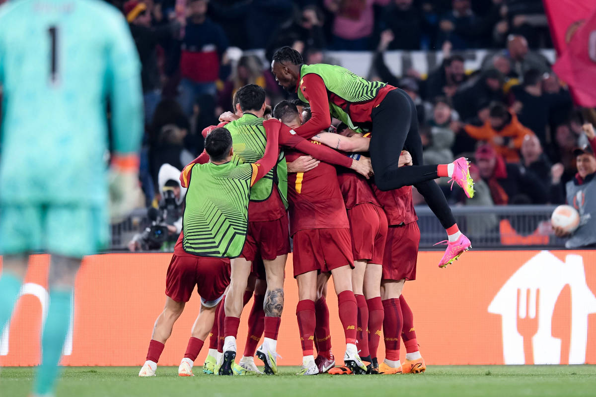 Players from Roma pictured celebrating a goal during their 4-2 aggregate win over Feyenoord in the 2022/23 UEFA Europa League quarter-finals